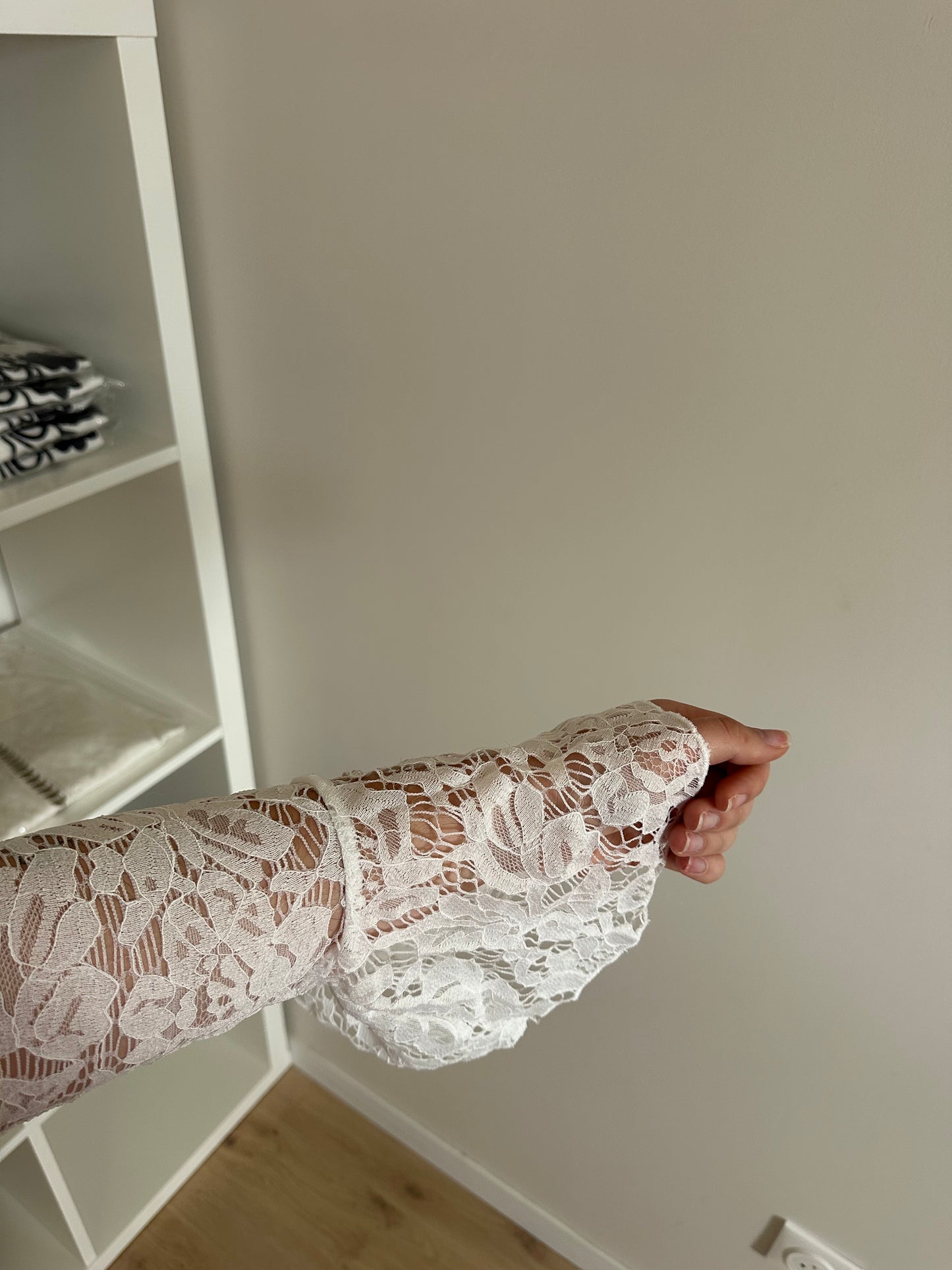 TOP DENTELLE MANCHES LONGUES BLANC